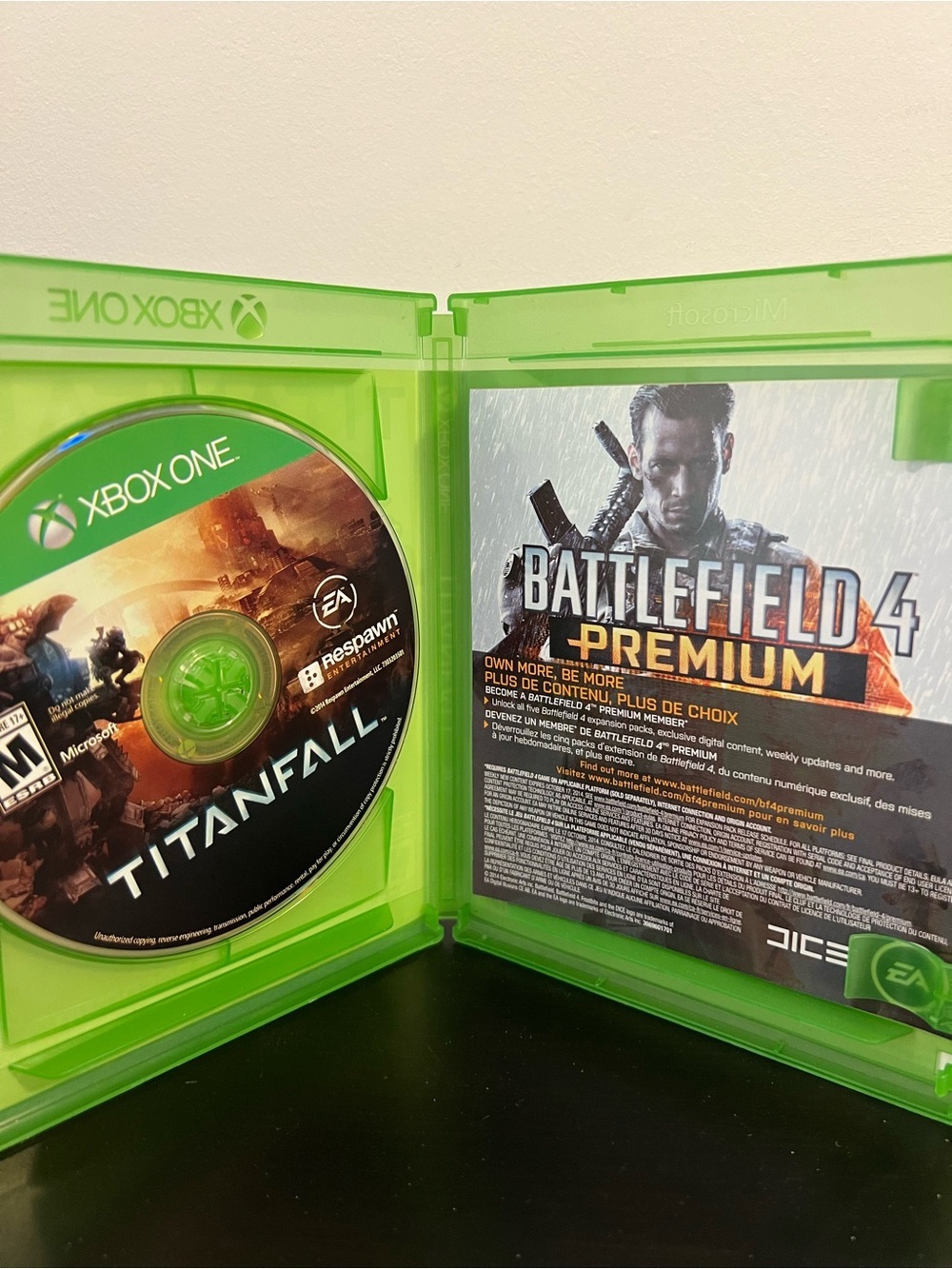 Titanfall Xbox One Complete CIB Like New Disc - Picture 4 of 5